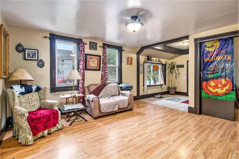 627 E Main St, Ionia, MI 48846 photo 3