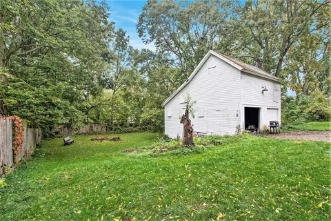 627 E Main St, Ionia, MI 48846 photo 13