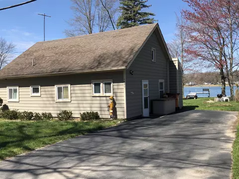 16901 Shawano Dr NE, Sand Lake, MI 49343