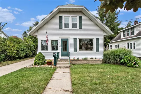 2022 Rowe Ave NE, Grand Rapids, MI 49505