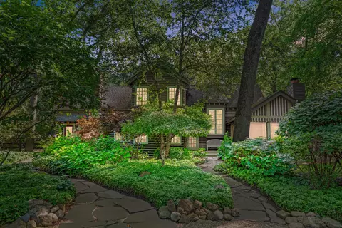 3 Powhatan Dr, Michiana Shores, IN 46360