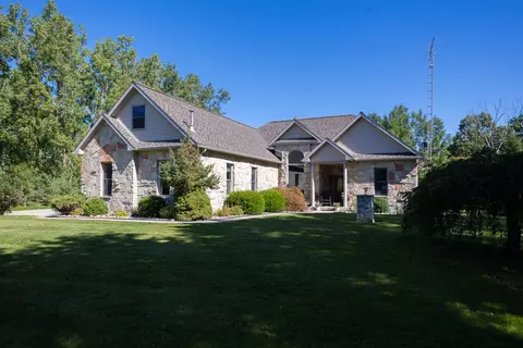 8528 Slee Rd, Onsted, MI 49265