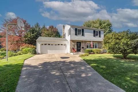 210 Eastway Dr S, Battle Creek, MI 49015