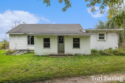 6151 Fuller Rd, Sheridan, MI 48884
