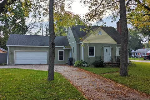 1639 Shawnee Rd, Benton Harbor, MI 49022