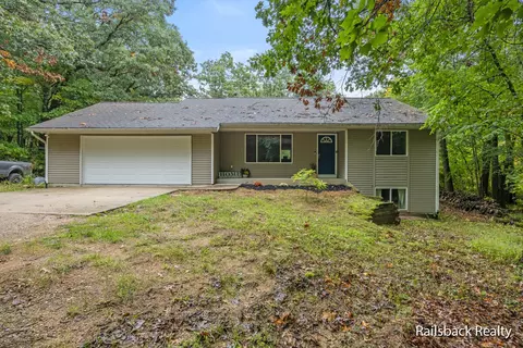 6180 Ramsdell Dr NE, Rockford, MI 49341