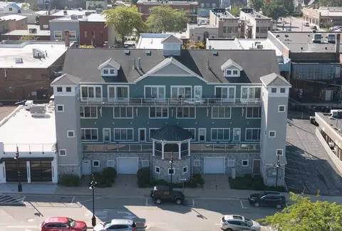414 Quaker St #4, South Haven, MI 49090