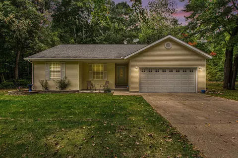 19080 Macdonald Ln, Big Rapids, MI 49307