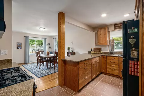 213 Circle Dr, Marshall, MI 49068 photo 11