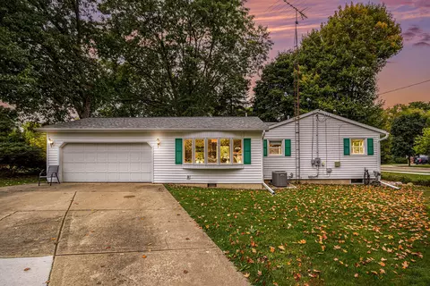 213 Circle Dr, Marshall, MI 49068 photo 1