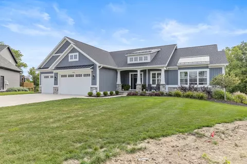 3245 Eagle Peak Ct, Jenison, MI 49428 photo 2