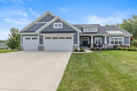 3245 Eagle Peak Ct, Jenison, MI 49428