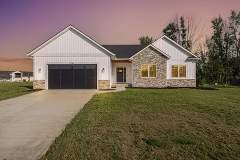 4747 Gordonshire Dr NW, Walker, MI 49534