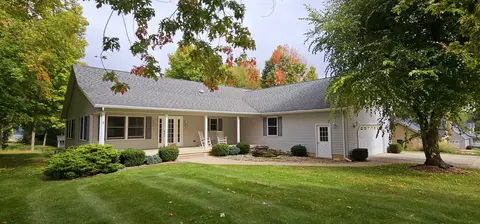 2076 Woodland Trail Trl, Hillsdale, MI 49242