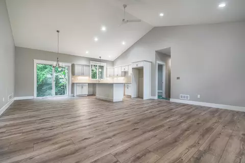 258 Markus Glen Dr, Plainwell, MI 49080 photo 8