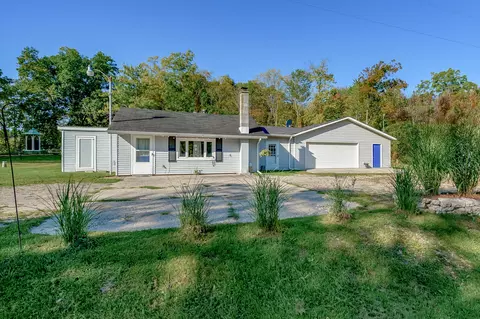 1904 Nashville Rd, Hastings, MI 49058