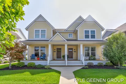 4702 Macatawa Legends Blvd, Holland, MI 49424