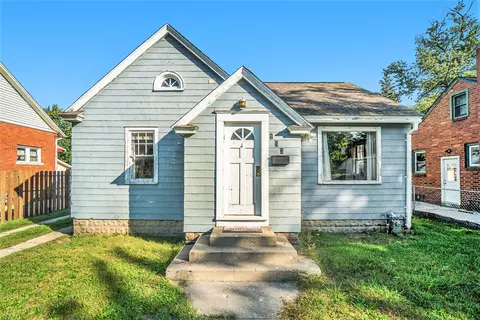 153 W 21st St, Holland, MI 49423