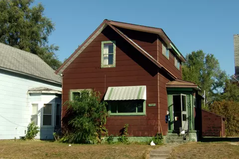 296 Eighth St, Manistee, MI 49660