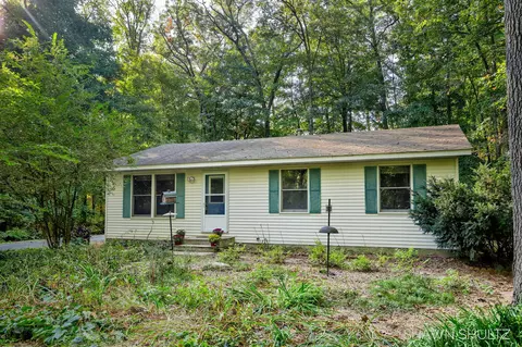 12418 Johnson St, Grand Haven, MI 49417