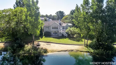 1901 Goldeneye Dr, Holland, MI 49424