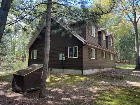 3465 Hubbard Lake Trail Trl, Hubbard Lake, MI 49747