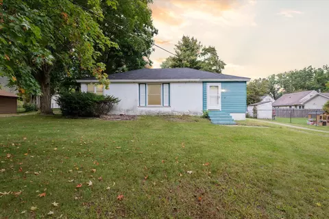 409 E Parsons St, Watervliet, MI 49098