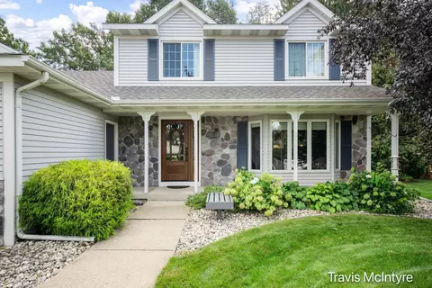 2674 Curticewood Dr NE, Grand Rapids, MI 49525