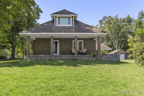 7614 S Crystal Rd, Carson City, MI 48811