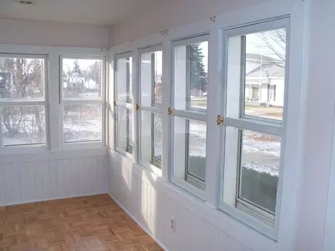 72 E Beech St, Cedar Springs, MI 49319 photo 2