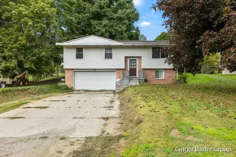 521 N State Rd, Belding, MI 48809
