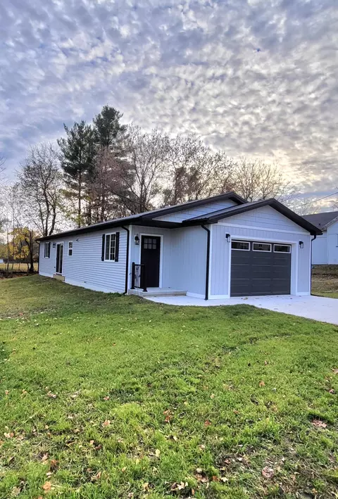 120 E Walnut St, Stanton, MI 48888 photo 4
