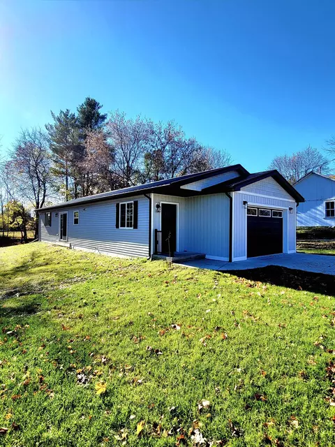 120 E Walnut St, Stanton, MI 48888