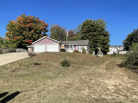 216 Devonwood Dr, Shelby, MI 49455
