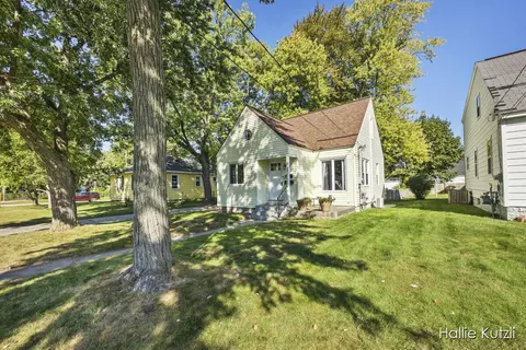 149 Bellevue St SW, Wyoming, MI 49548