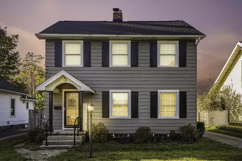 2215 Parkview Ave, Kalamazoo, MI 49008