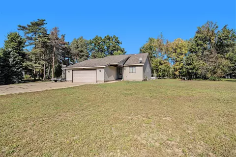 2807 Fairway Dr, Dorr, MI 49323