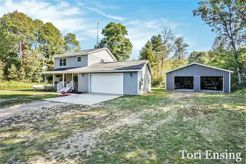 1312 Pine Hill Trl, Stanton, MI 48888 photo 2