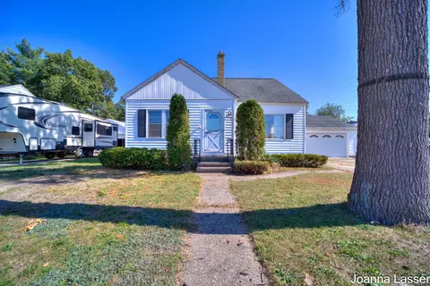 970 Carlton St, Muskegon, MI 49442