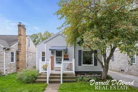 852 Lake Michigan Dr NW, Grand Rapids, MI 49504