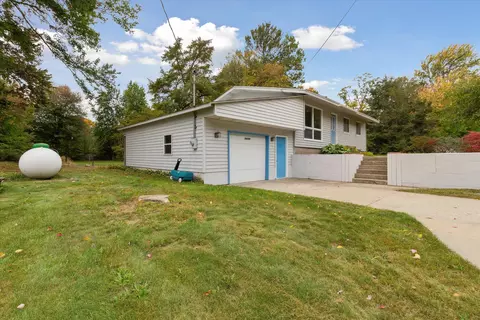 16104 Lincoln St, Grand Haven, MI 49417