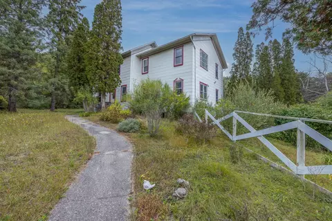 18741 Milton Rd, Big Rapids, MI 49307