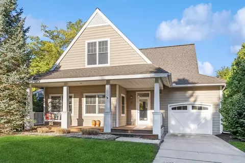 17 Pond Path, New Buffalo, MI 49117