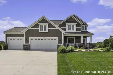9075 Sterling Hills Dr NE, Rockford, MI 49341