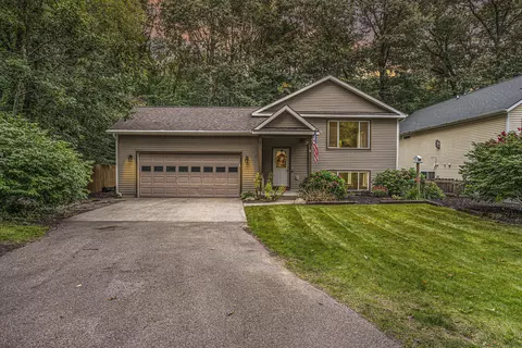372 Elm St, Holland, MI 49424