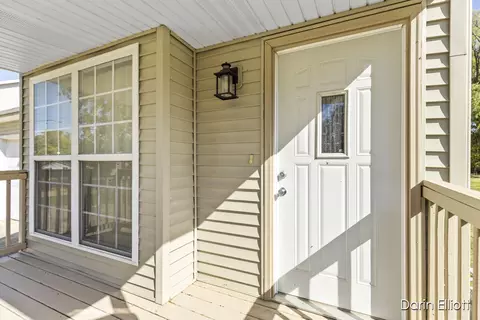 240 N Garfield St, Maple Rapids, MI 48853 photo 4