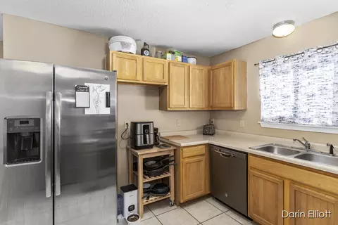 240 N Garfield St, Maple Rapids, MI 48853 photo 10