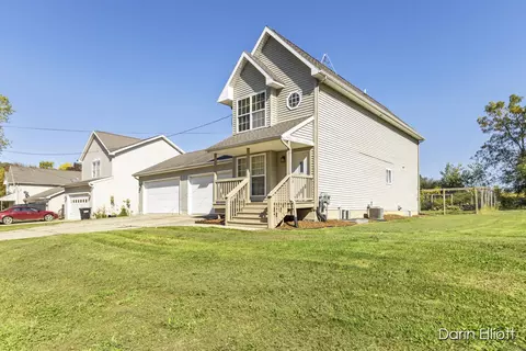 240 N Garfield St, Maple Rapids, MI 48853 photo 2