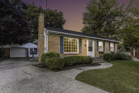 2335 Sharon Ave SW, Wyoming, MI 49519