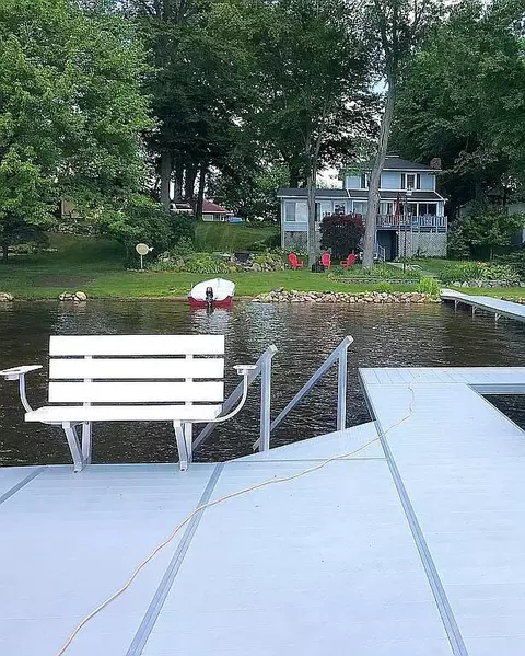 959 Beechwood Point Dr, Delton, MI 49046